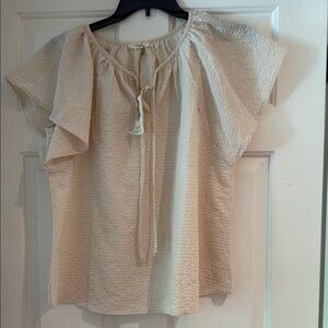 easel boutique brand Cream Textured Women's Top with flutter sleeve NWT